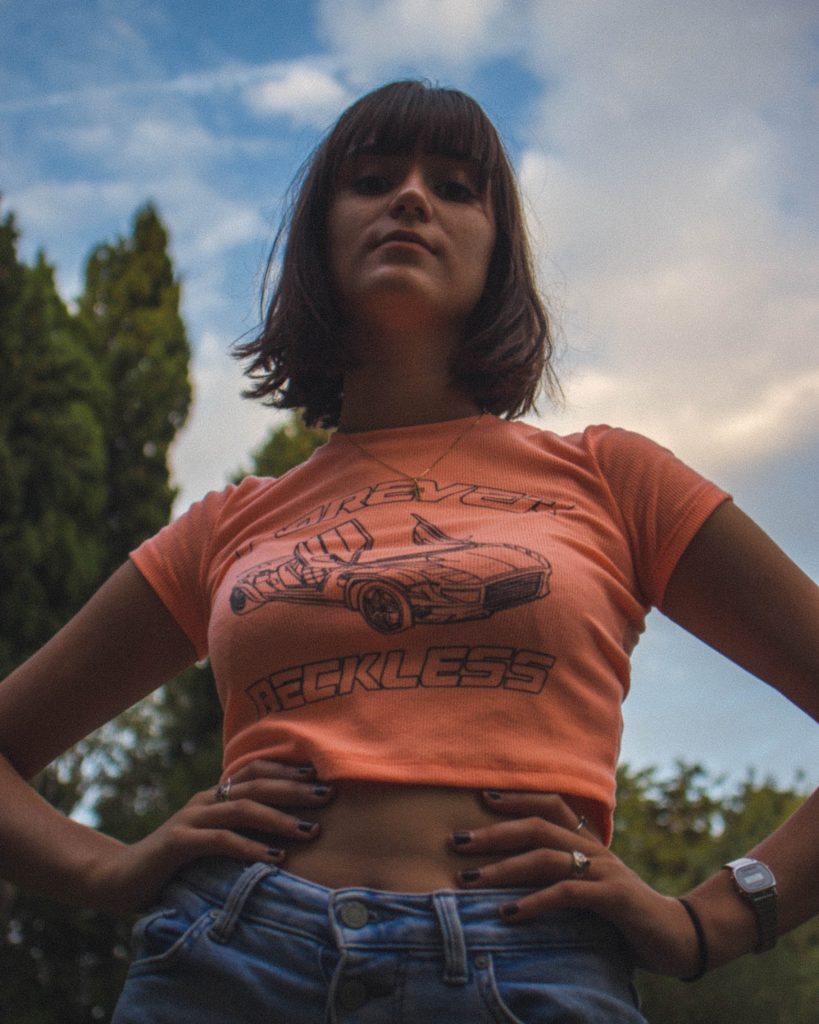 T-shirt Liberté en coton à col rond vintage pour femme guillaume bleyer J SLdyVAU4 unsplash