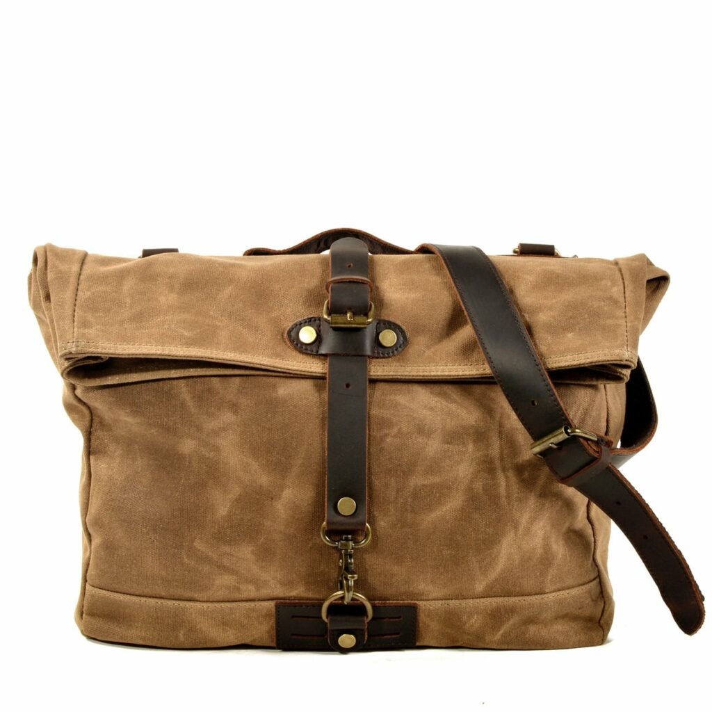 Sac rétro moto homme en toile cirée imperméable sac retro moto homme en toile ciree impermeable marron