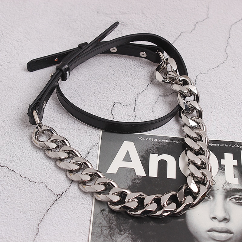 Collier chaîne en métal et simili cuir noir vintage collier chaine en metal et simili cuir noir vintage