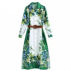 Robe vintage chemise longue imprimée florale, vert et blanc avec une ceinture.