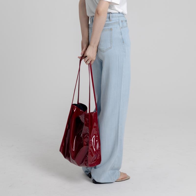 Sac ?� main type cabas vintage en vernis pour femme �?� Vintage Univers