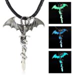 Collier vintage avec pendentif dragon, bonne qualité et à la mode