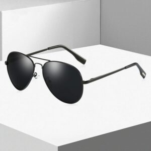 Lunettes style aviateur unisexe UV400. Bonne qualité et très à la mode, couleur noir.