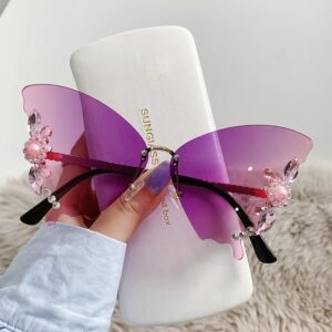 Lunettes de soleil de couleur violet en forme de papillon