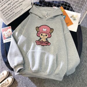 Pull vintage à capuche Tony-Tony Chopper One Piece gris avec un fond gris avec des objets