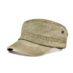 Casquette vintage militaire beige pour homme présentée sur fond blanc